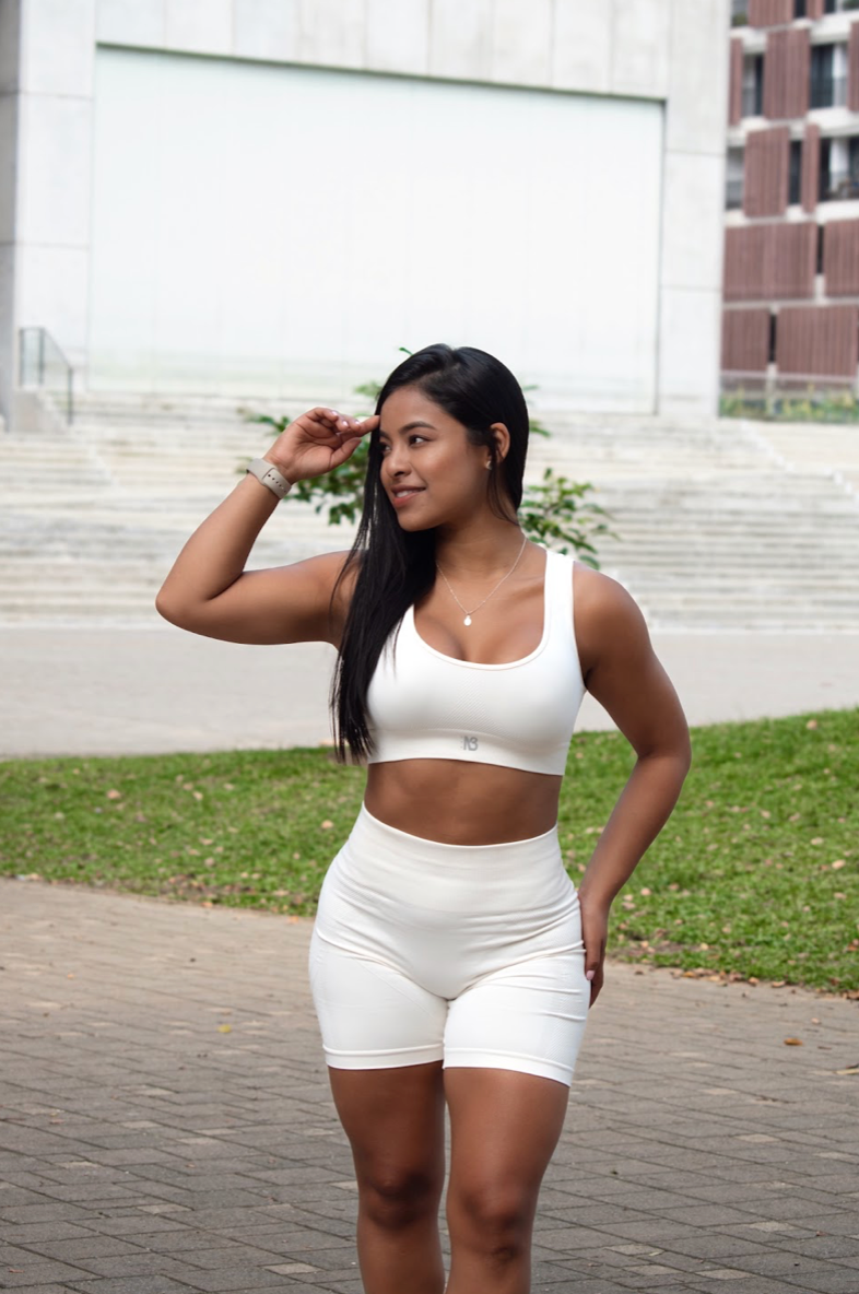 Set Short Esencia Whisper White