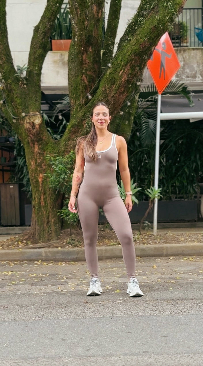 ✨   Bella Enterizo - Gris